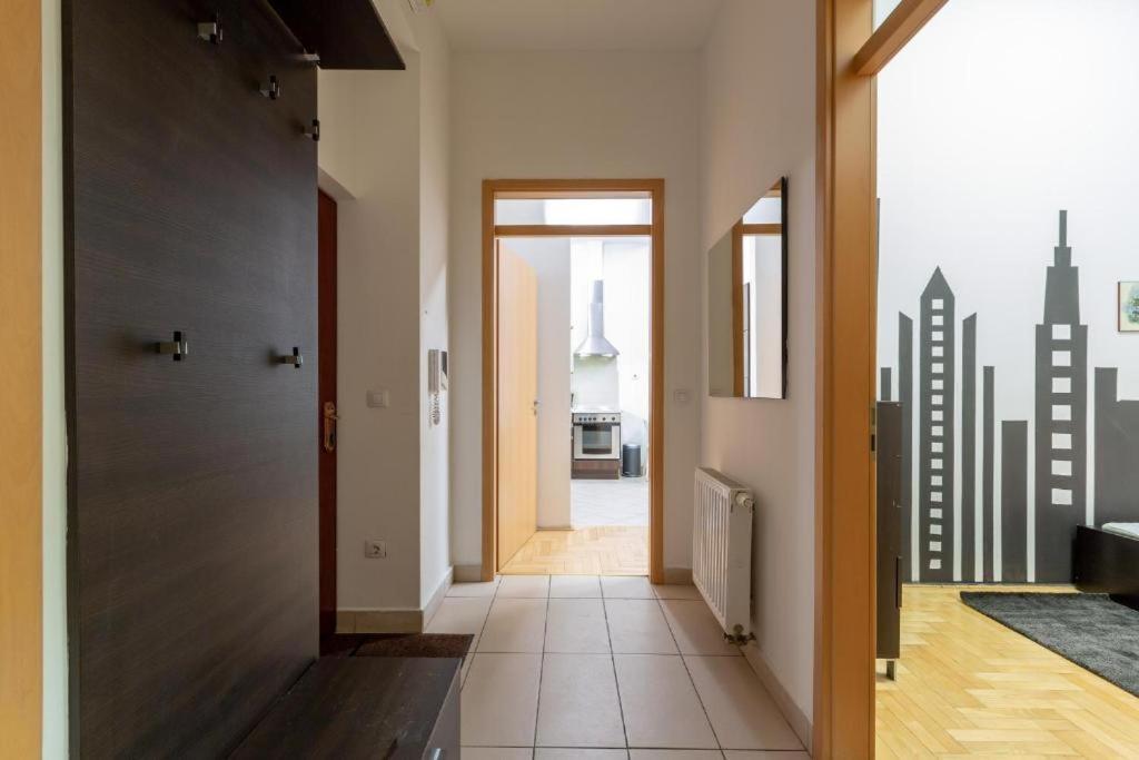 Downtown Home In The Gozsdu Garden Budapeste Exterior foto