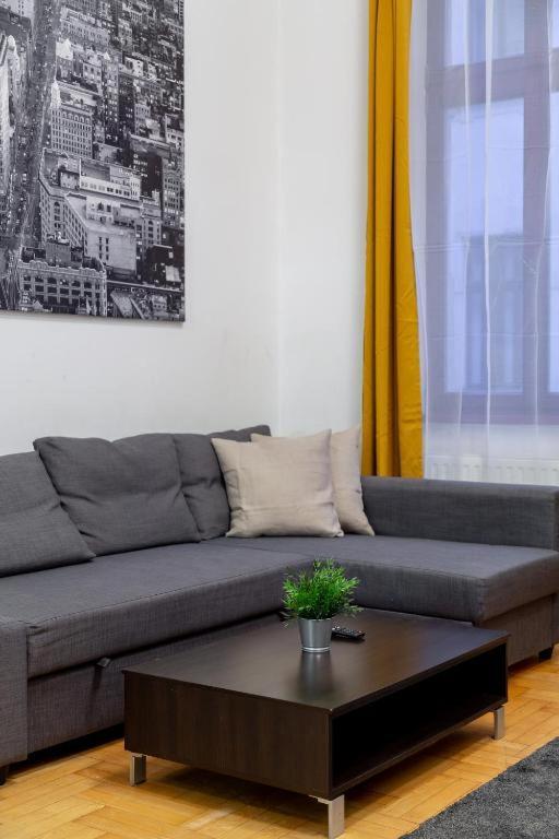 Downtown Home In The Gozsdu Garden Budapeste Exterior foto